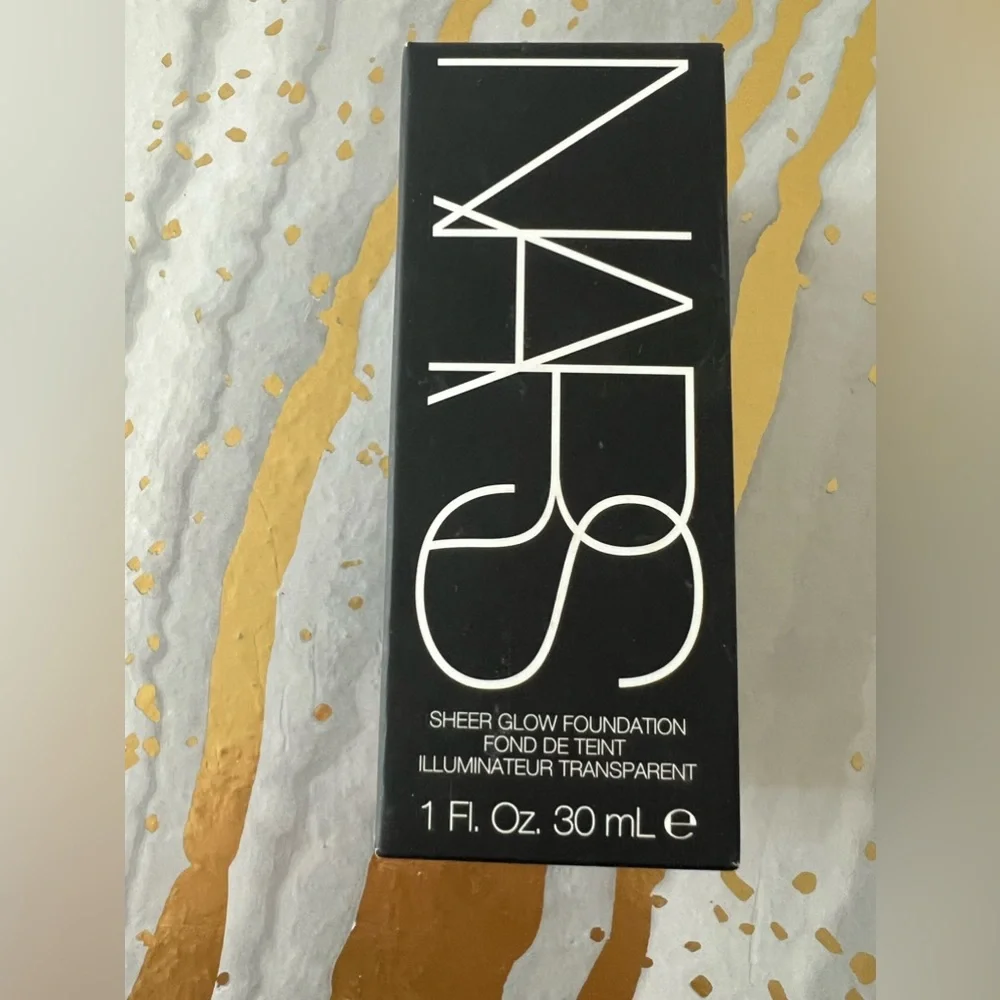 NARS sheer glow foundation IGUACU DARK 3 4879 brand new with box